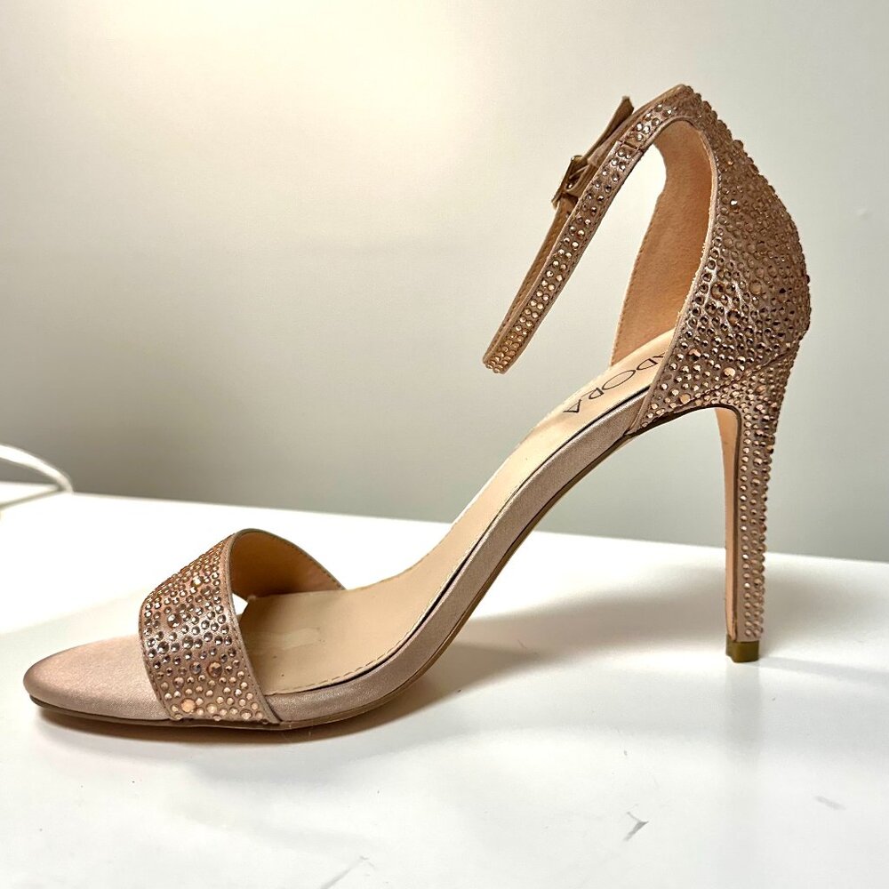 Sexy Rose Gold Isadora Sandals US 8